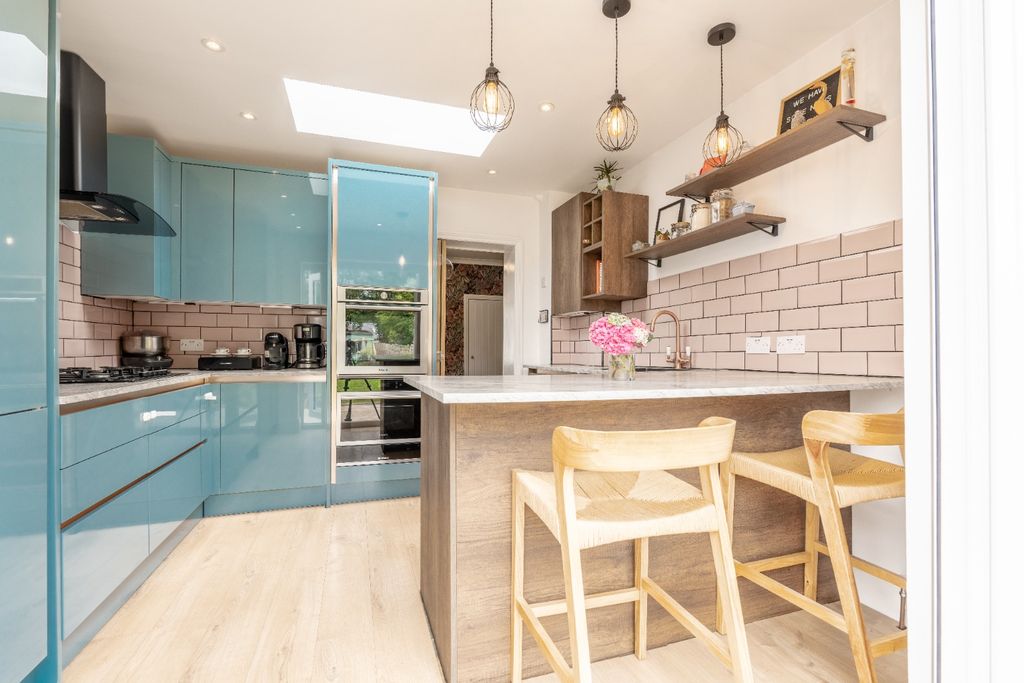 Property photo 2 of 45 3861322