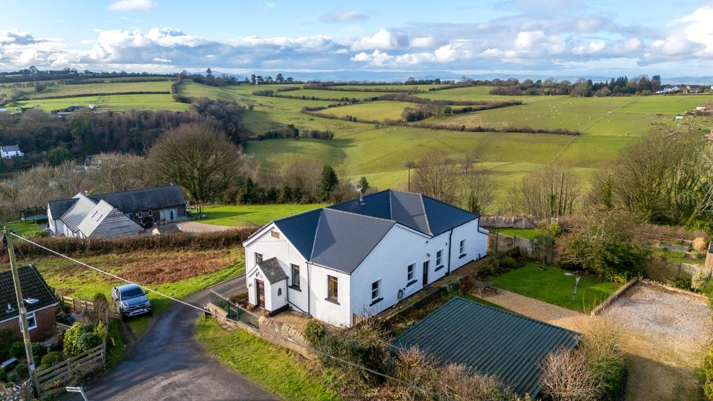 Property photo 1 of 33