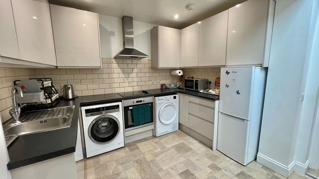 Property photo 2 of 16 4620362