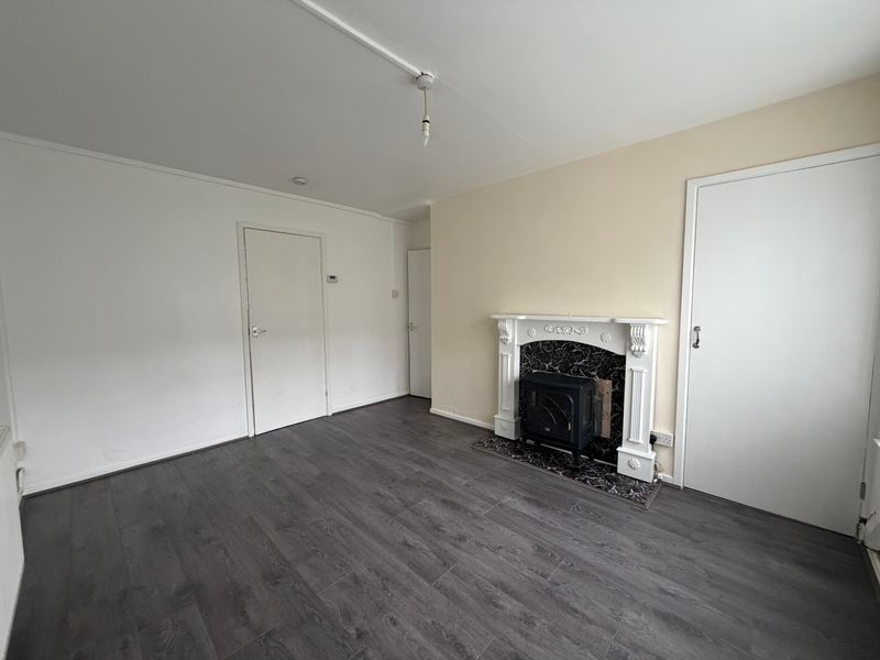 Property photo 3 of 7 Photo 6