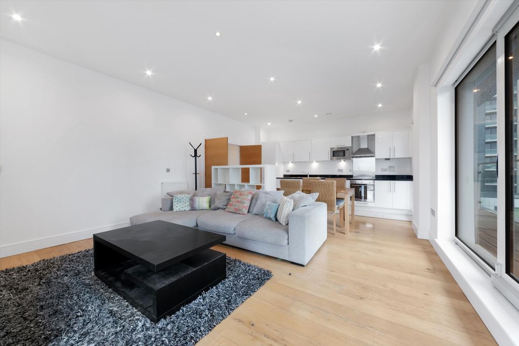 Property photo 1 of 18 Image