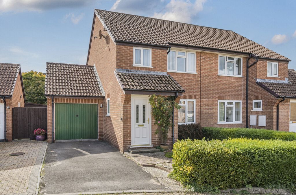 Property photo 1 of 25 1359857-1-68Da874...