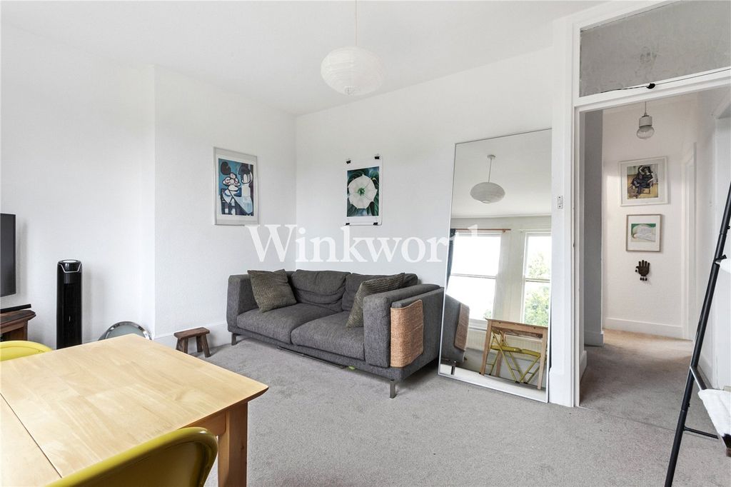 Property photo 3 of 14 Picture No. 02
