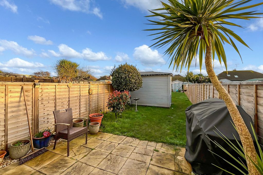 Property photo 2 of 13 Picture No. 15