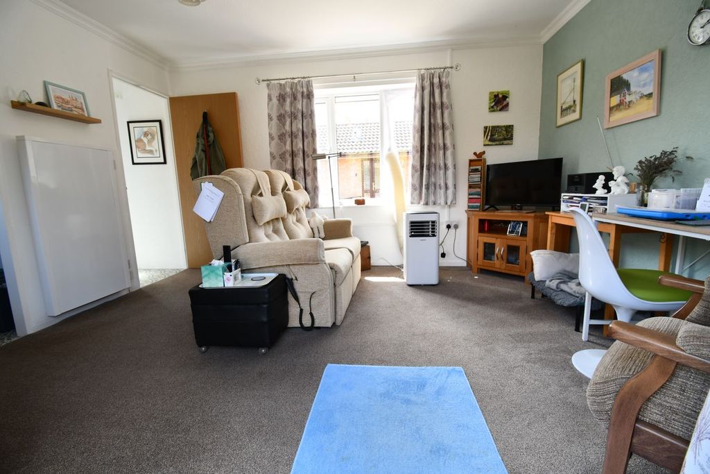 Property photo 3 of 13