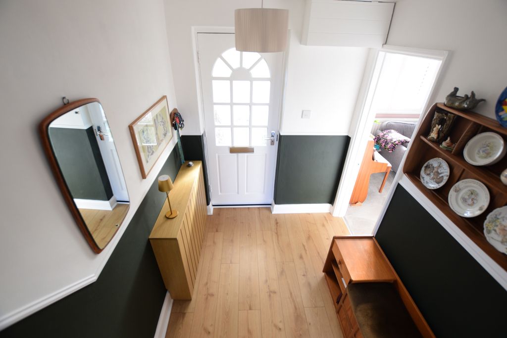 Property photo 2 of 20 Hallway