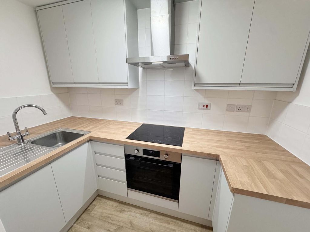 Property photo 2 of 14 Img_1877.Jpg