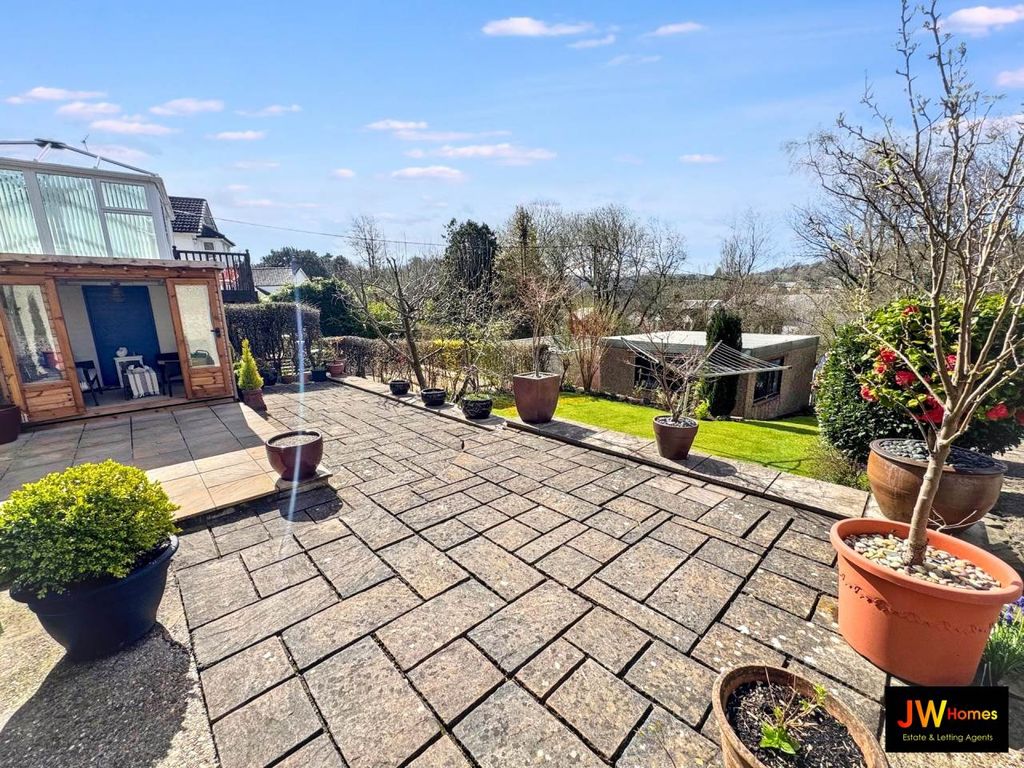 Property photo 2 of 19 Rear Garden 2 (16)