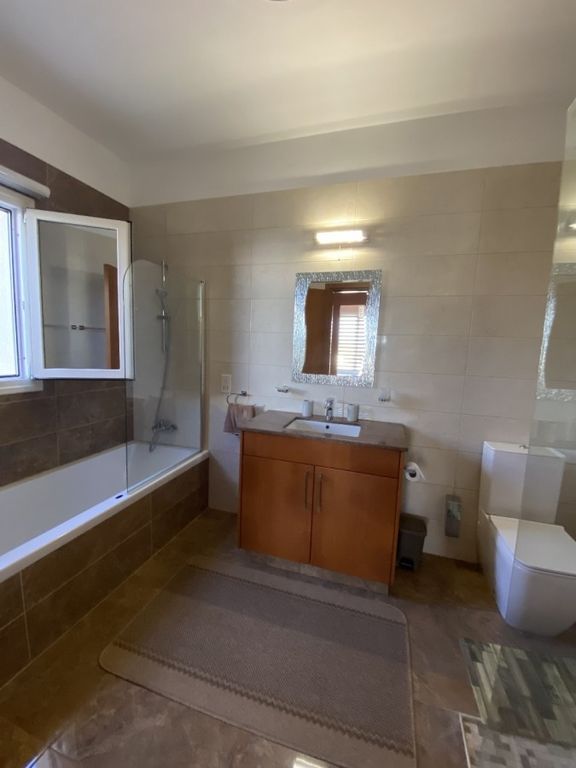 Property photo 2 of 30