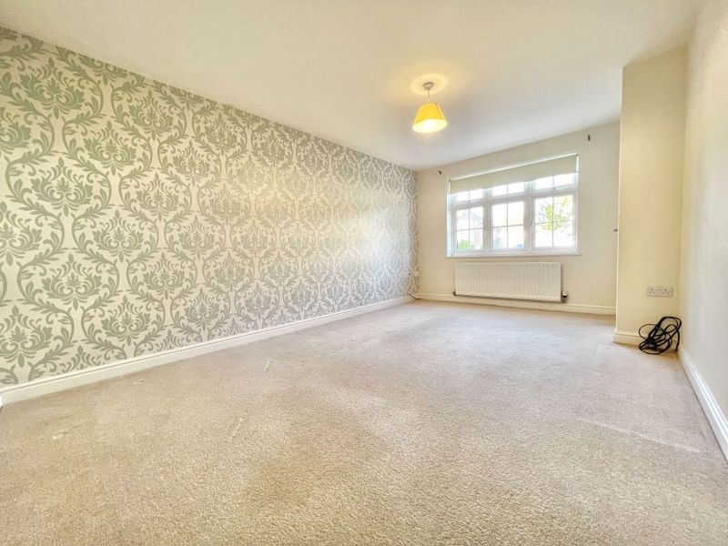 Property photo 3 of 12 Lounge