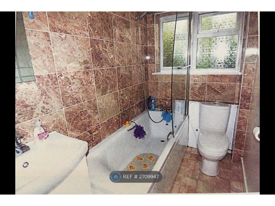 Property photo 2 of 6 Bathroom