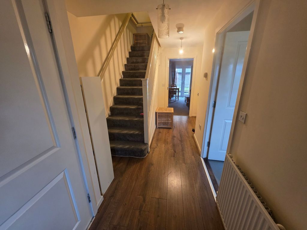 Property photo 2 of 13 Hallway