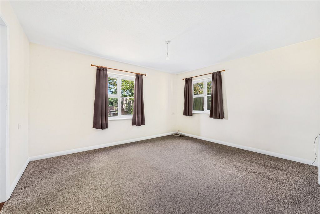 Property photo 2 of 13 Picture No. 12