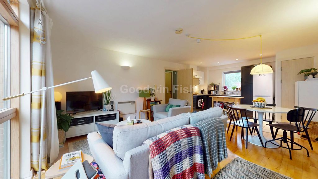 Property photo 3 of 11