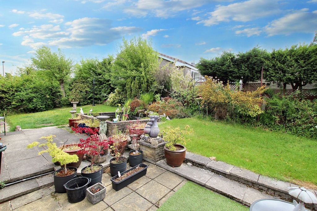 Property photo 2 of 23