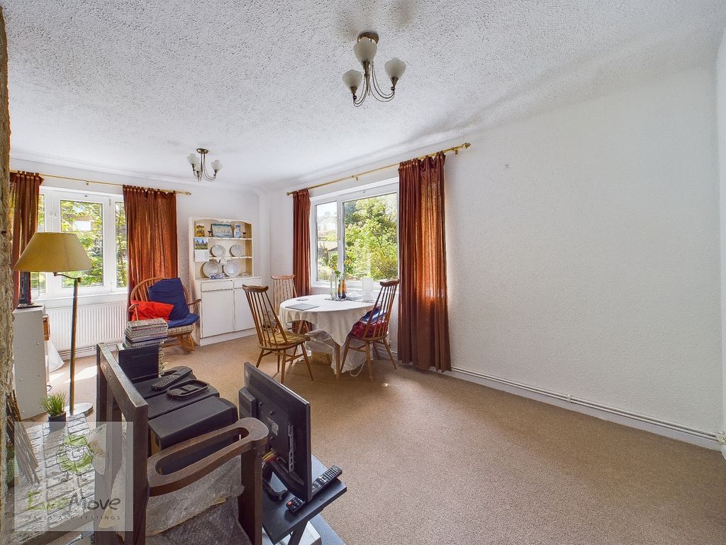Property photo 3 of 9 Living Dining Room