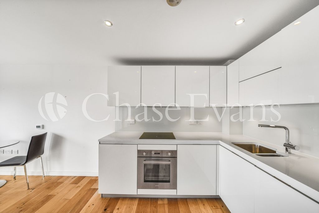 Property photo 2 of 10 Kitchen