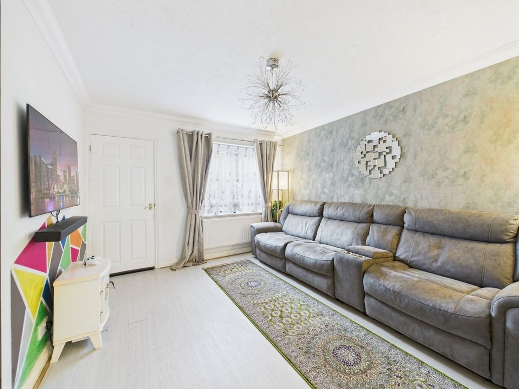 Property photo 3 of 19 Brindlestone Close