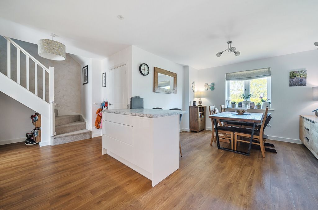 Property photo 3 of 12 1321272-11-68778E...