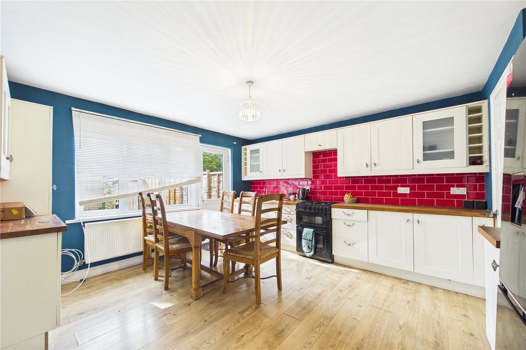 Property photo 2 of 11 Kitchen/Diner