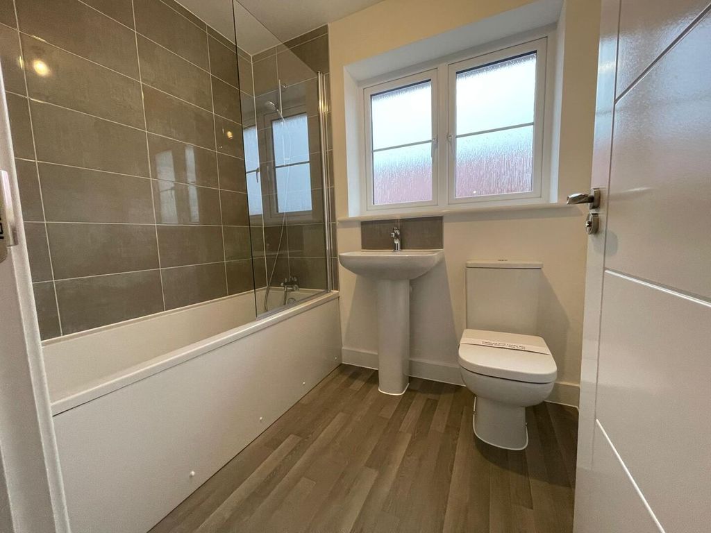 Property photo 2 of 13 Bathroom