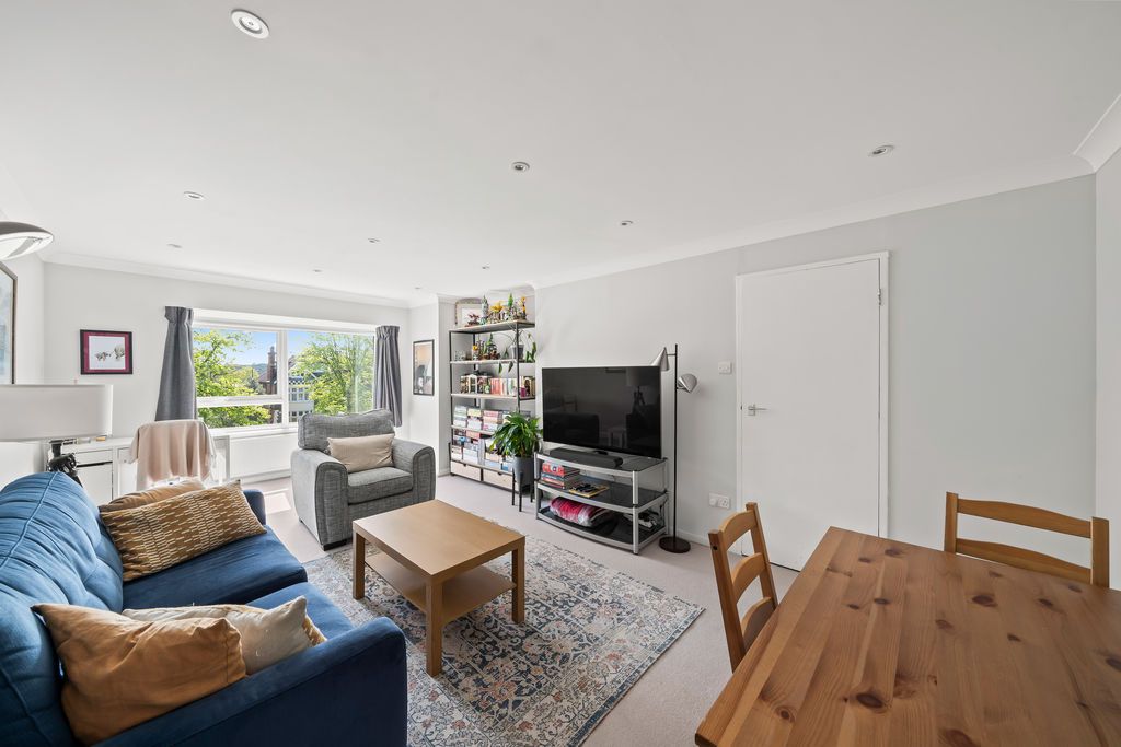 Property photo 3 of 14 Photo 6