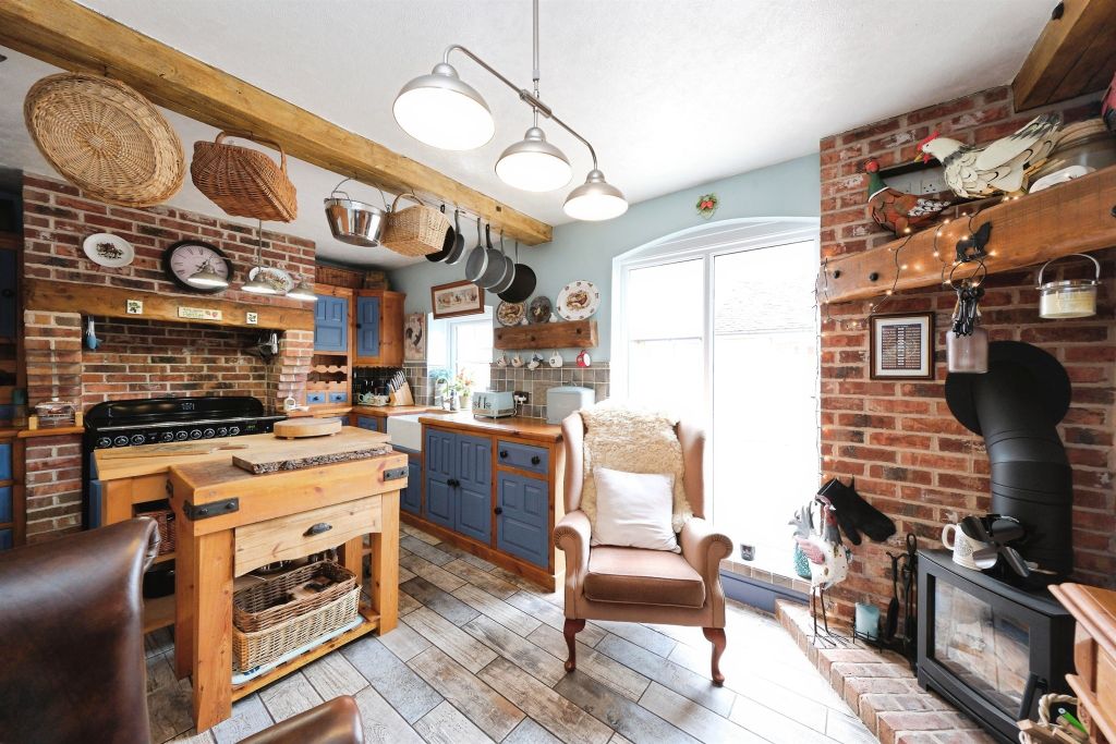 Property photo 3 of 20