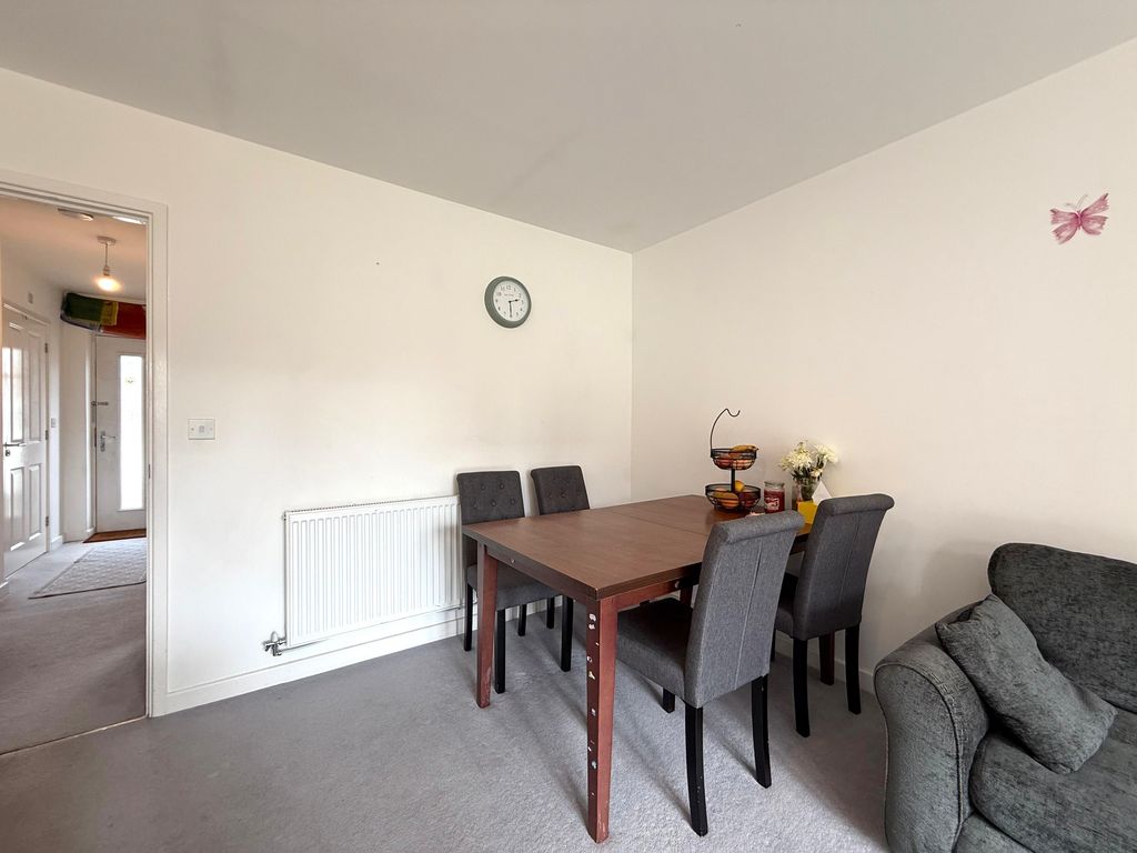 Property photo 3 of 14 Dining Area