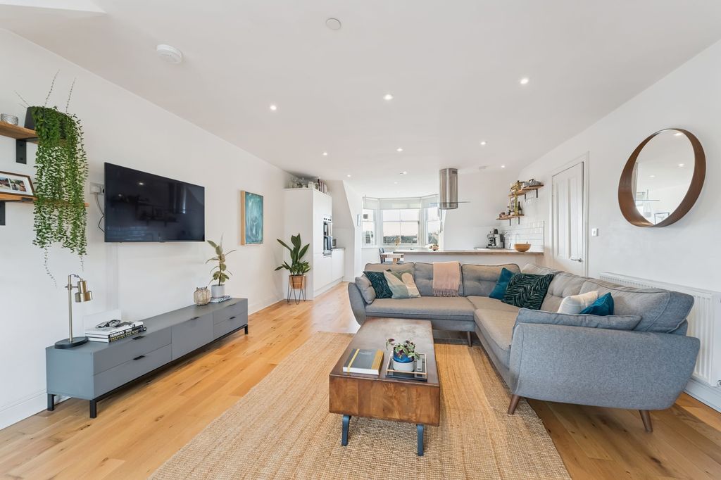 Property photo 3 of 29