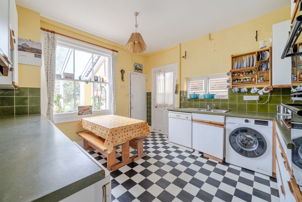 Property photo 3 of 20 1421560-8-69B1701...