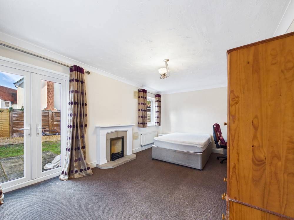 Property photo 3 of 13 Giraffe360-Still001