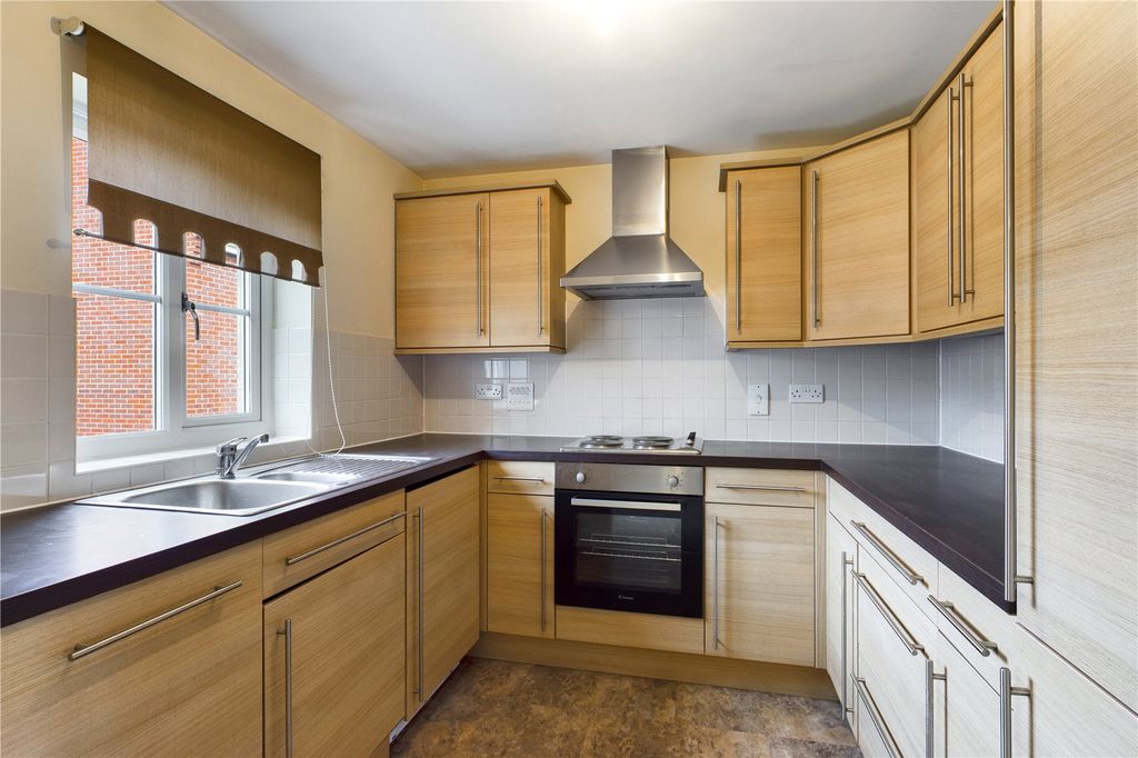 Property photo 2 of 8 Kitchen