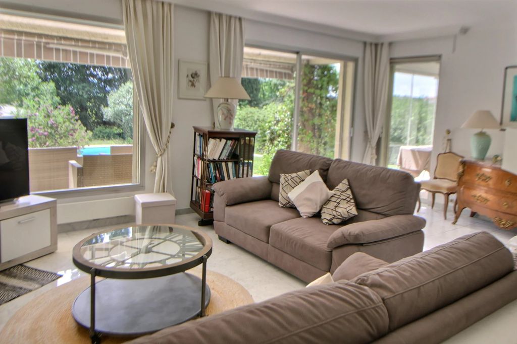 Property photo 3 of 13