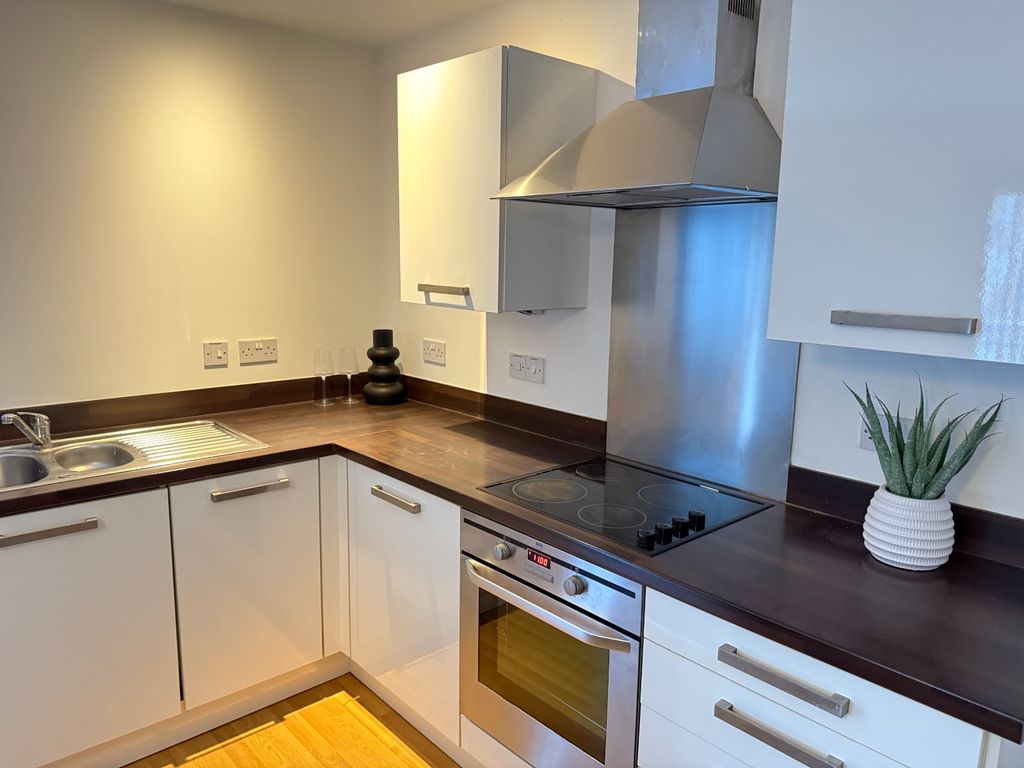 Property photo 2 of 16 Picture No. 28