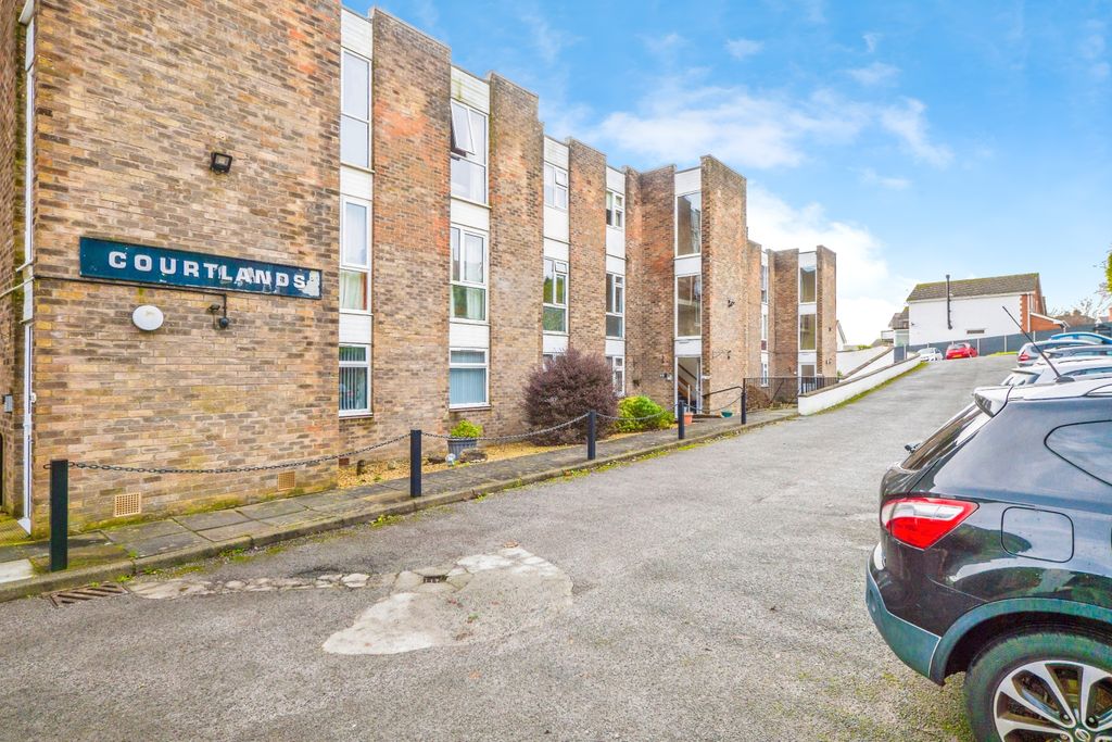 Property photo 2 of 13