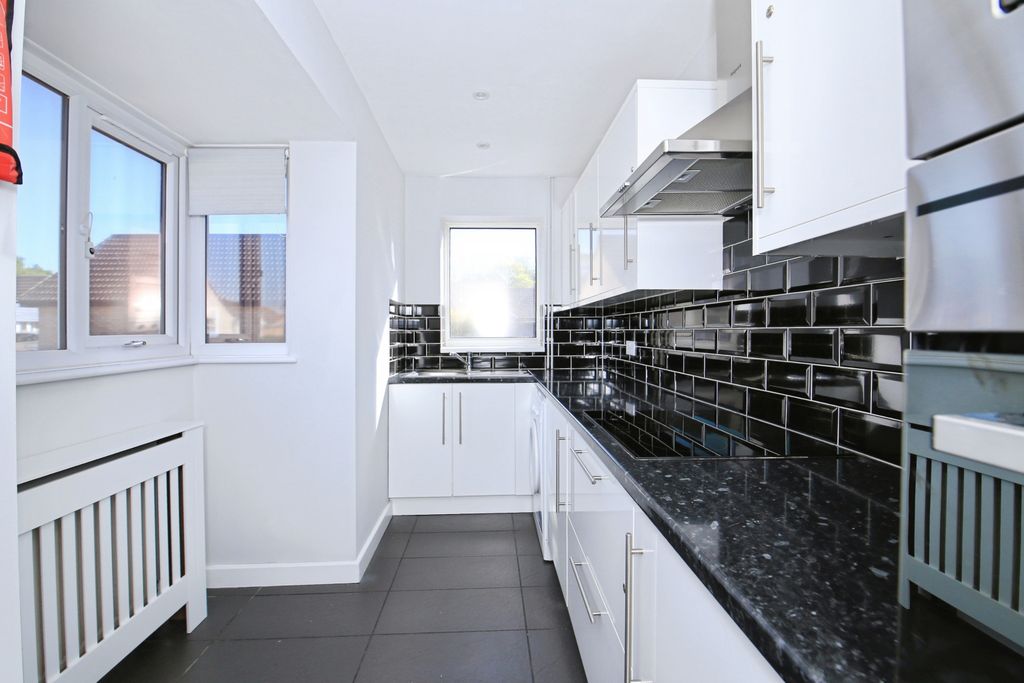 Property photo 2 of 19 Img_9286