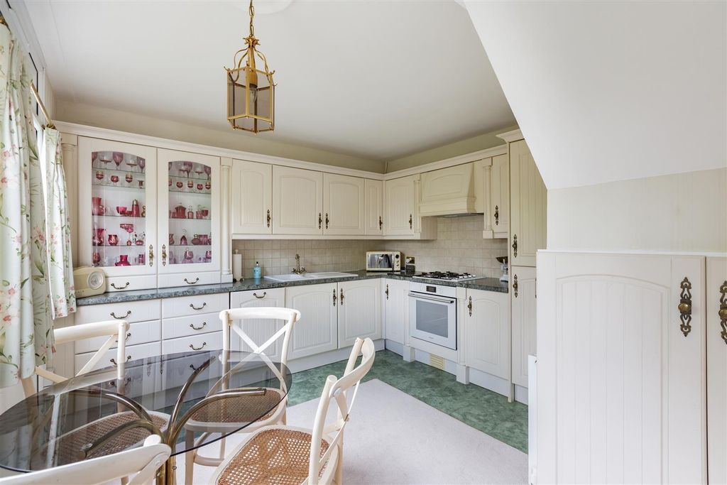 Property photo 3 of 14 Kitchen/Diner