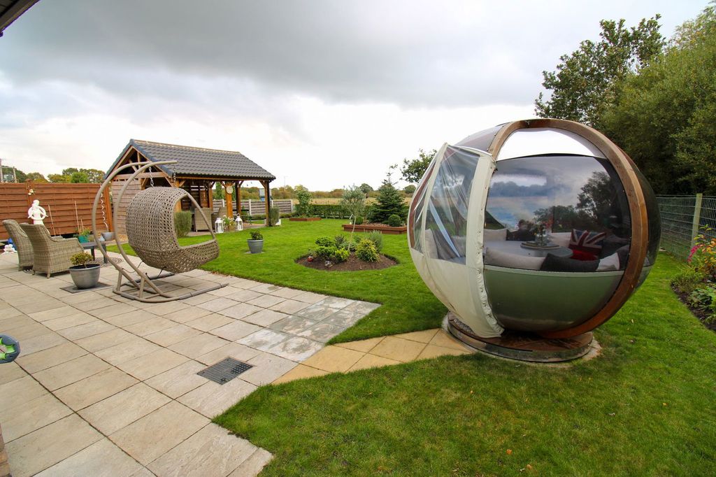 Property photo 3 of 18