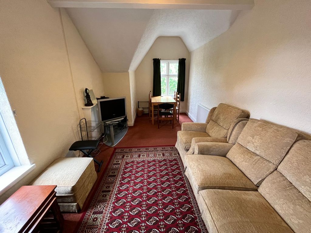 Property photo 2 of 6