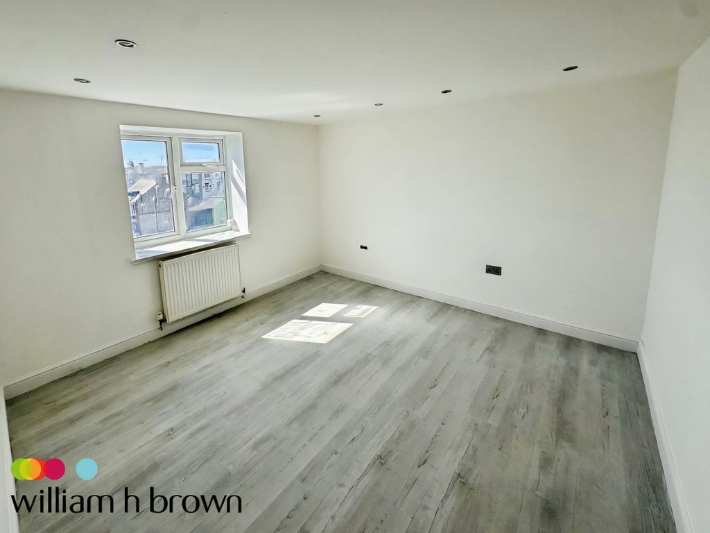 Property photo 3 of 7 View