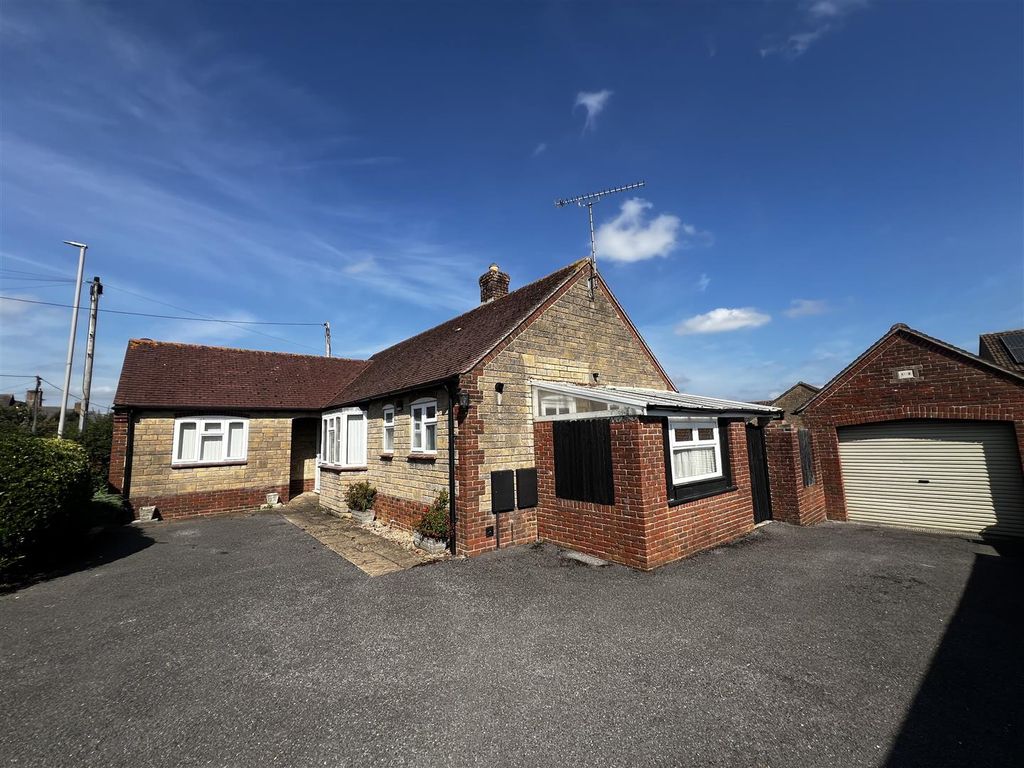 Property photo 1 of 11 Front