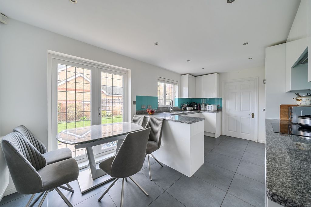 Property photo 2 of 24