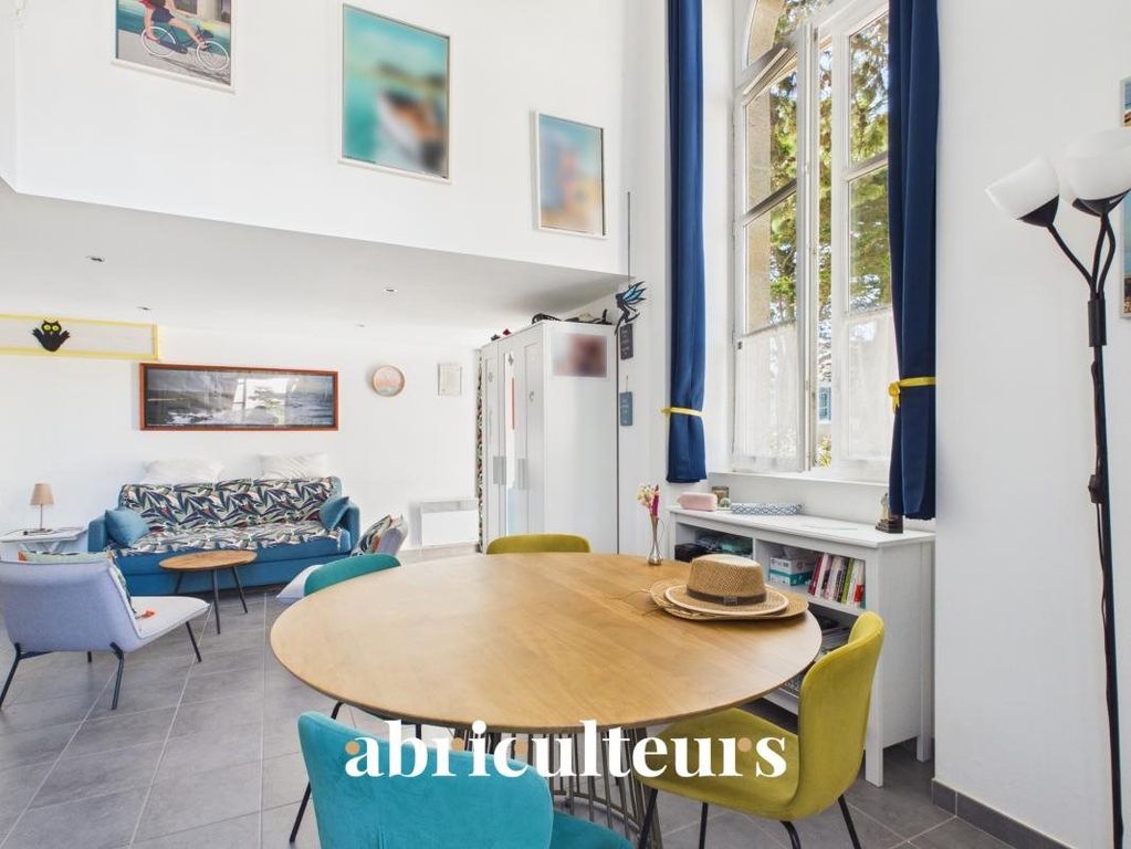 Property photo 1 of 17 Apartment With Sea Access And Pool - 50.17 m² - For Sale In Le Croisic (44490)