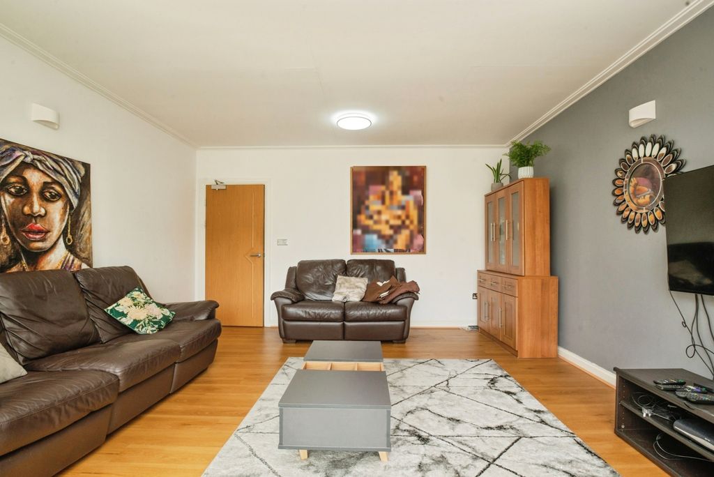 Property photo 2 of 21 Living/Dining Area