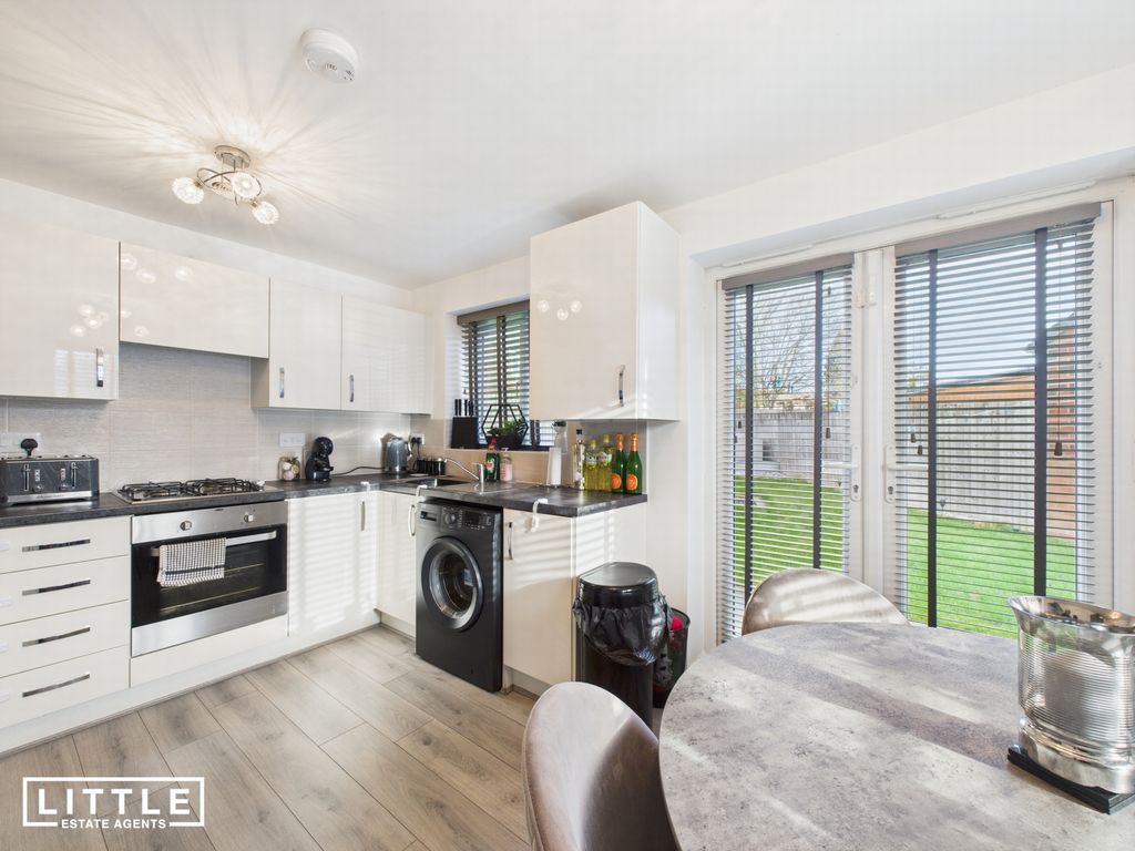 Property photo 2 of 32 Photo 16