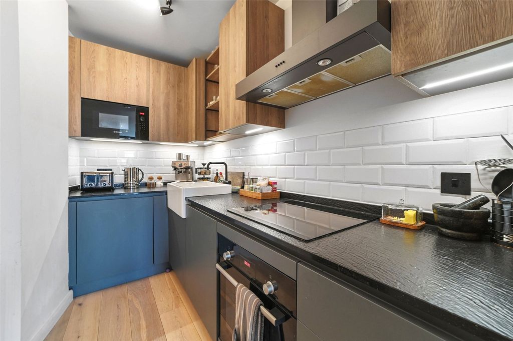 Property photo 2 of 23 Kitchen