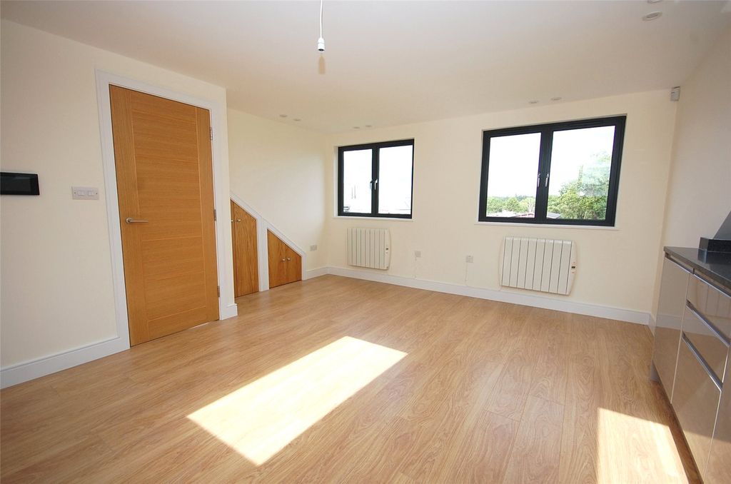 Property photo 2 of 10 Picture No. 12