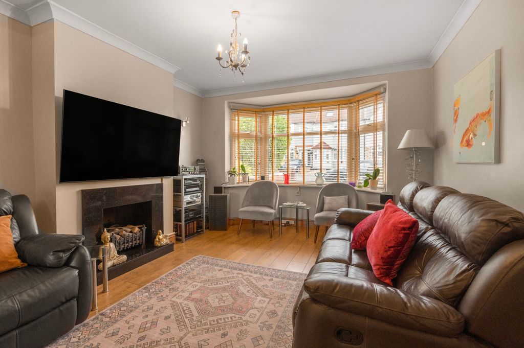 Property photo 3 of 20