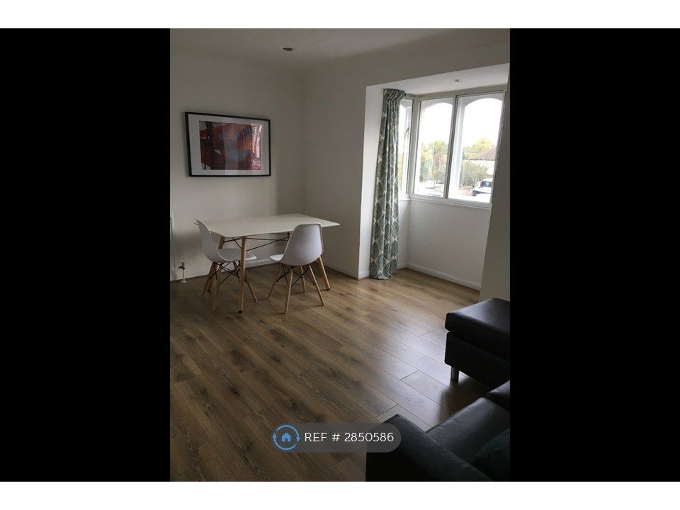 Property photo 2 of 6 Living Area