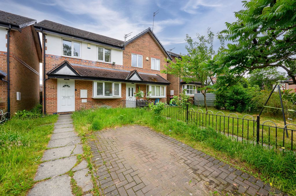 Property photo 2 of 21